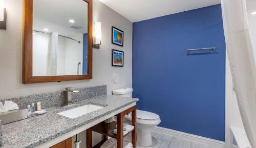 Queen Suite with Two Queen Beds - Non Smoking