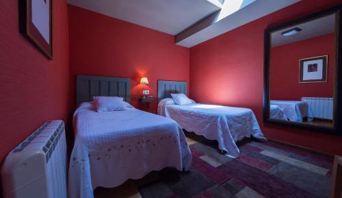 Twin Room with Private External Bathroom