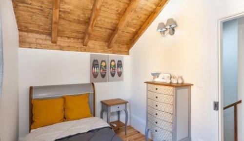 Single Room with Private Bathroom