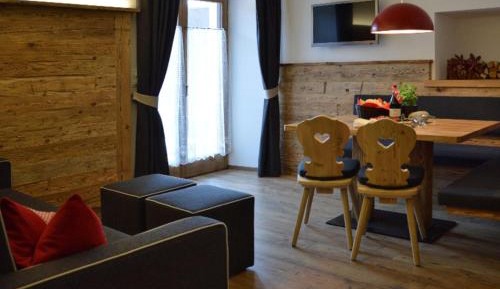 Family Apartment (4 Adults + 2 Children)