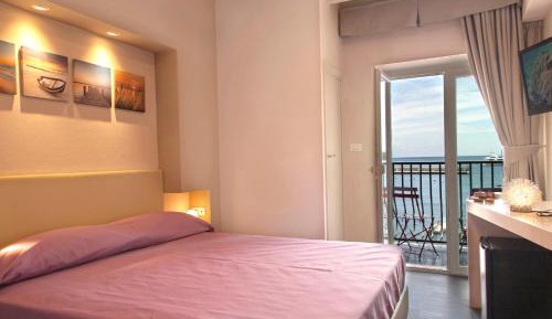 Quadruple Room with Balcony and Sea View