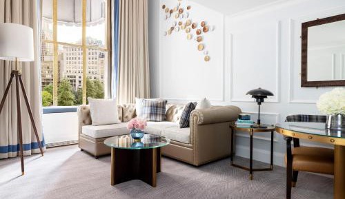 Club Bi-Level Executive Suite