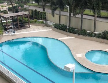 Apartment with Pool View 