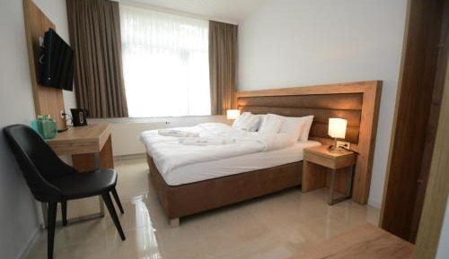 Double or Twin Room with Shower