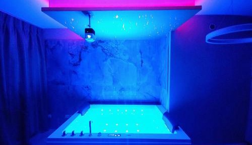 Deluxe Suite with Spa Bath