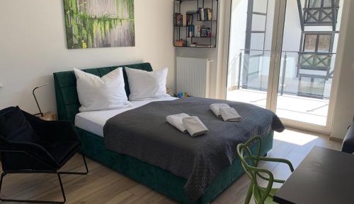 Apartment with Mountain View