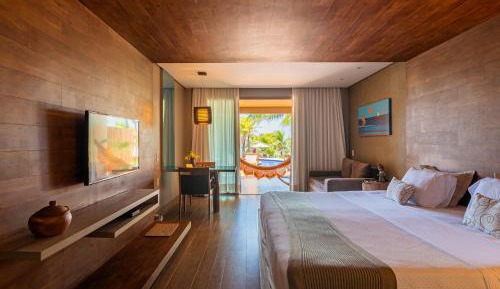 Suite with Pool View