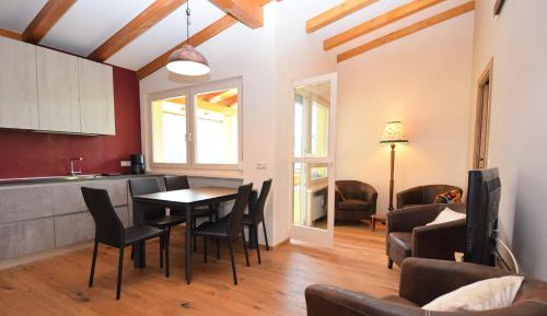 AT 132 -  Via Zell 3, Roulette