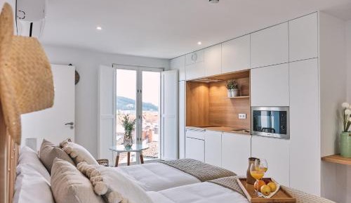 Studio Apartment with Queen Bed