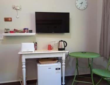 Queen Room with Garden View