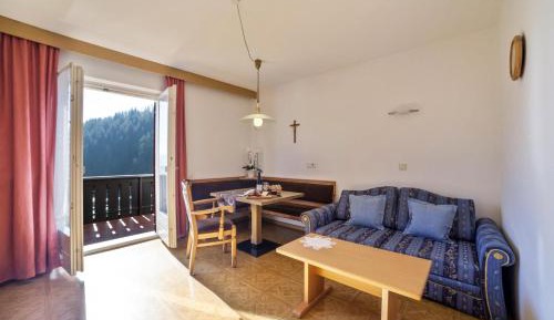 Superior One-Bedroom Apartment with Balcony