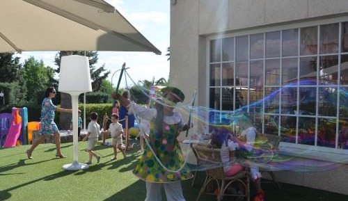 Family Room (2 Adults + 1 Child)