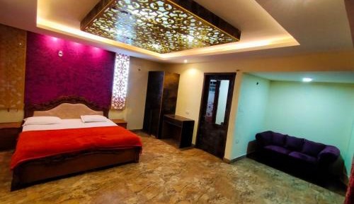 Suite with Mountain View