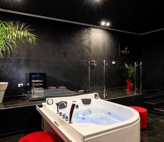 King Suite with Spa Bath