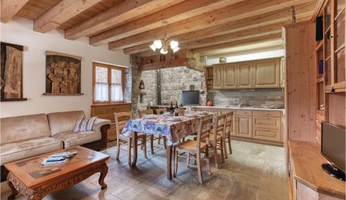 Three-Bedroom Holiday Home 