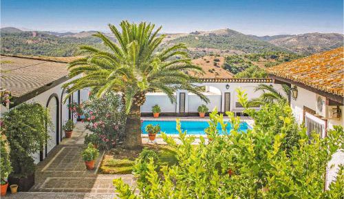 Six-Bedroom Holiday Home