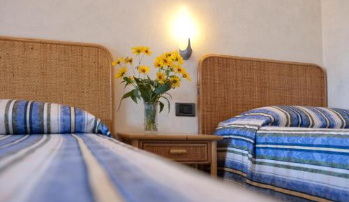 Triple Room with Terrace and Sea View