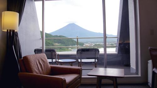 Double Room with Balcony with Mt.Fuji and Lake view - Non Smoking