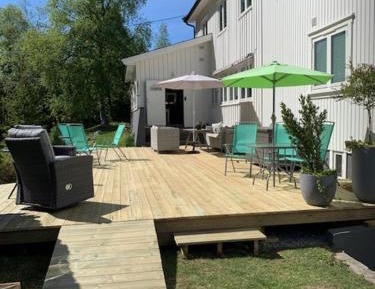 Single Room with Shared Bathroom