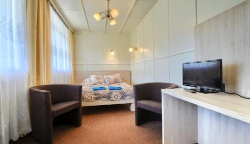 Queen Studio with Sofa Bed