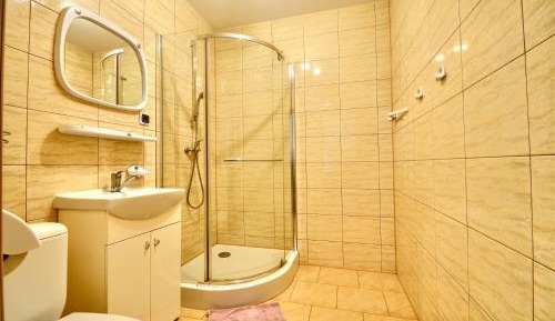 Classic Queen Room