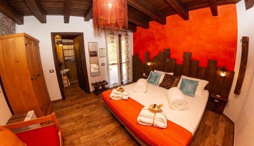 Double or Twin Room with Private Bathroom