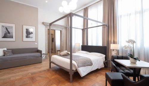 Superior Suite with Canal View