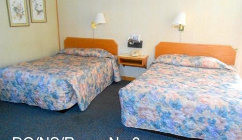 Queen Room with Two Queen Beds - Non-Smoking