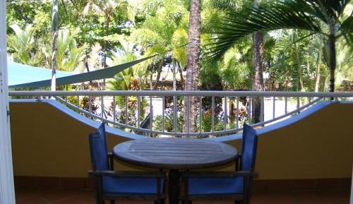 One-Bedroom Oceanfront Apartment (Balcony)