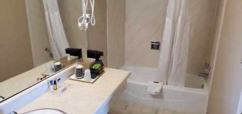 Queen Room - Smoking