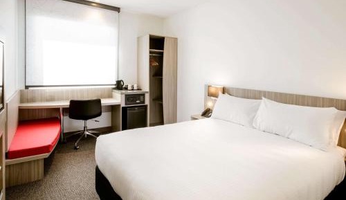 Standard Queen Room