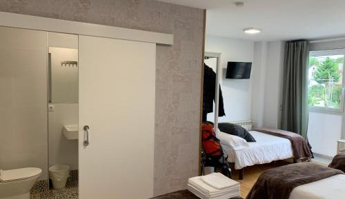 Quadruple Room with Private Bathroom