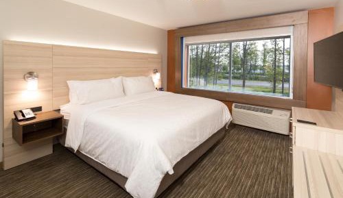 Standard King Room - Communications Accessible