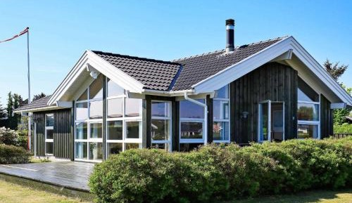 Three-Bedroom Holiday Home 