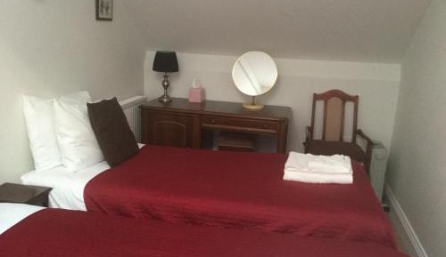 Family Room (2 Adults + 3 Children)