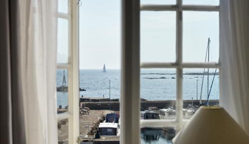 Double or Twin Room with Sea View