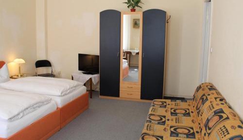 Triple Room with Shared Bathroom