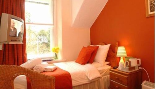 Single Room with Shared Bathroom