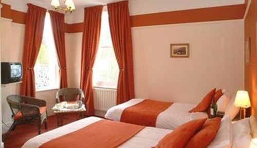 Twin Room with Private Bathroom