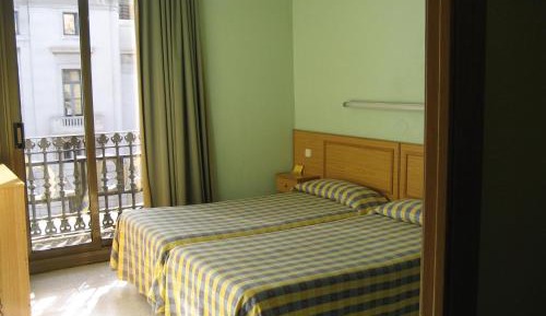 Double or Twin Room with Shared Bathroom