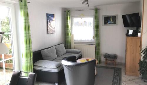 One-Bedroom Apartment with Shower