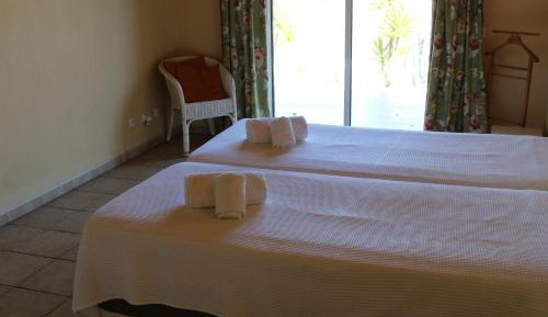 Apartment with Pool View 