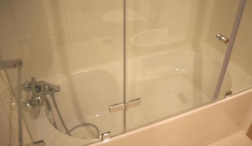 One-Bedroom Apartment with Balcony