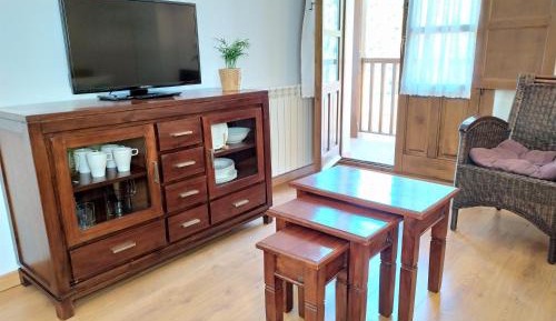 Apartment with Mountain View