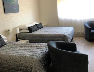 Standard Queen Room with Ensuite