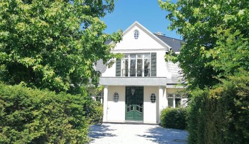 Apartment with Shower