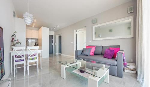 One-Bedroom Apartment with Partial Sea View