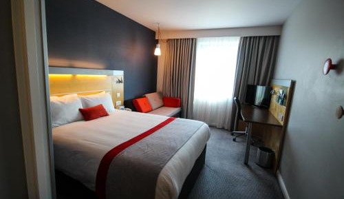 Standard Double Room with Sofa Bed and Free Hot Breakfast
