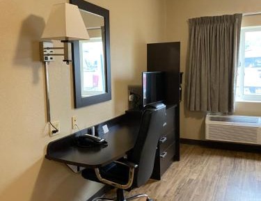 Queen Room - Disability Access/Non-Smoking