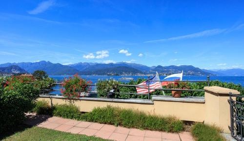 Suite with Lake View